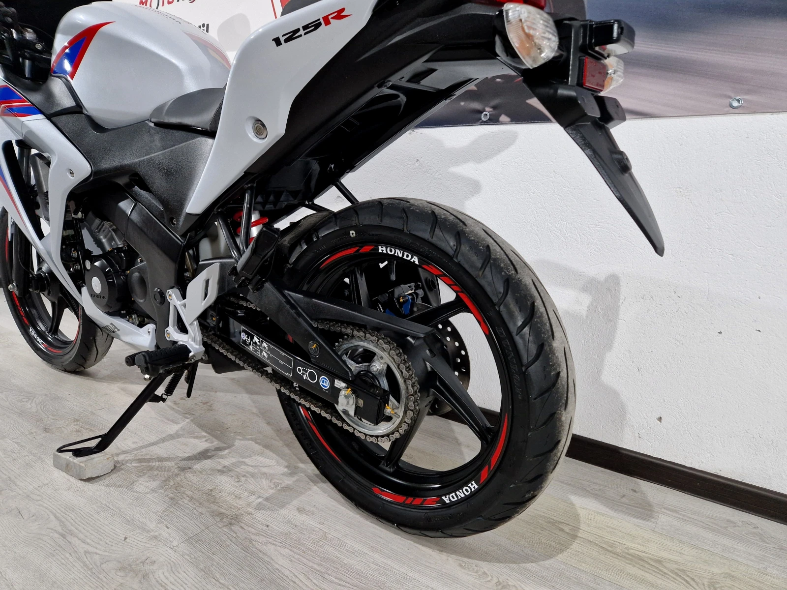 Honda Cbr 125Ri 2014г !9607км!, снимка 4 - Мотоциклети и мототехника - 55599518