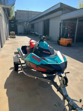 Джет Bombardier Sea Doo Spark Trixx 2up, снимка 4