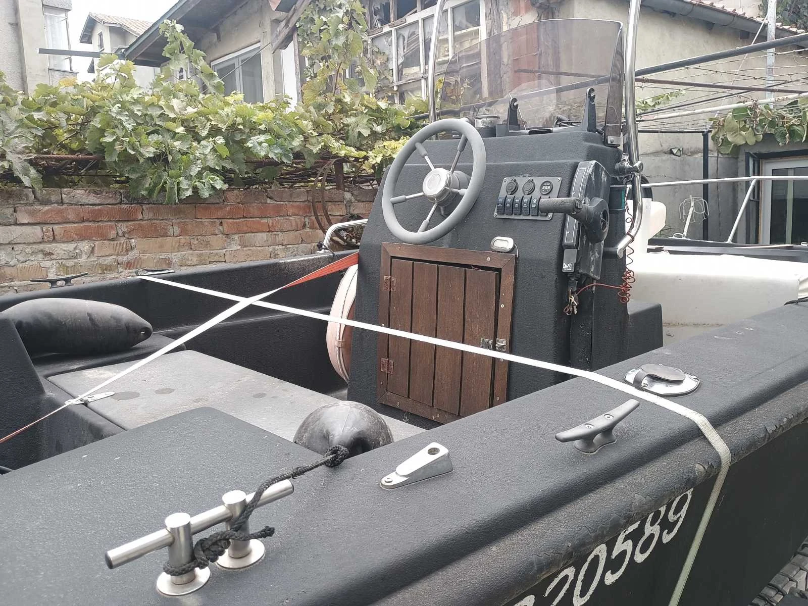 Лодка Lund, снимка 2 - Воден транспорт - 53894706