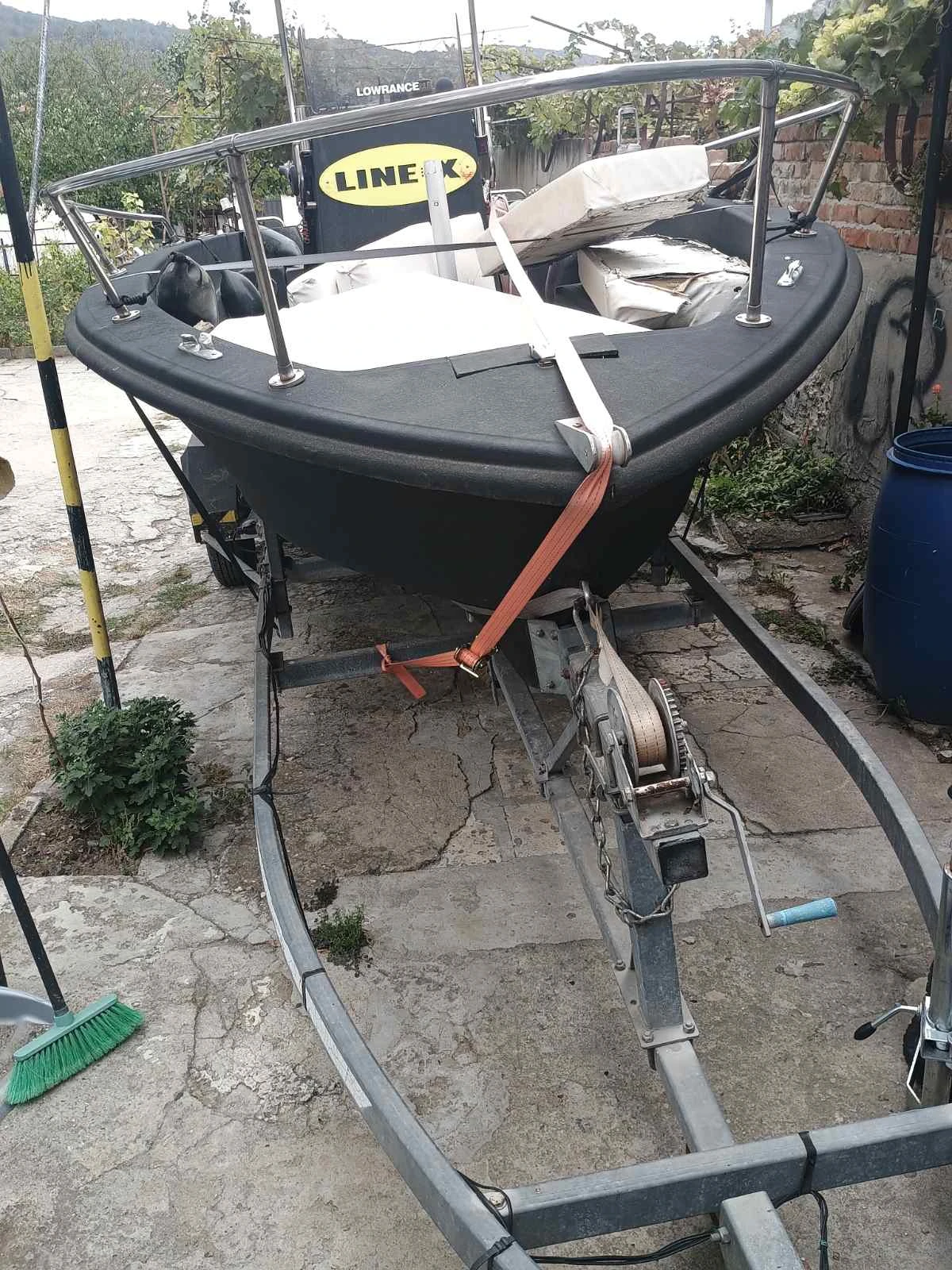 Лодка Lund, снимка 5 - Воден транспорт - 53894706