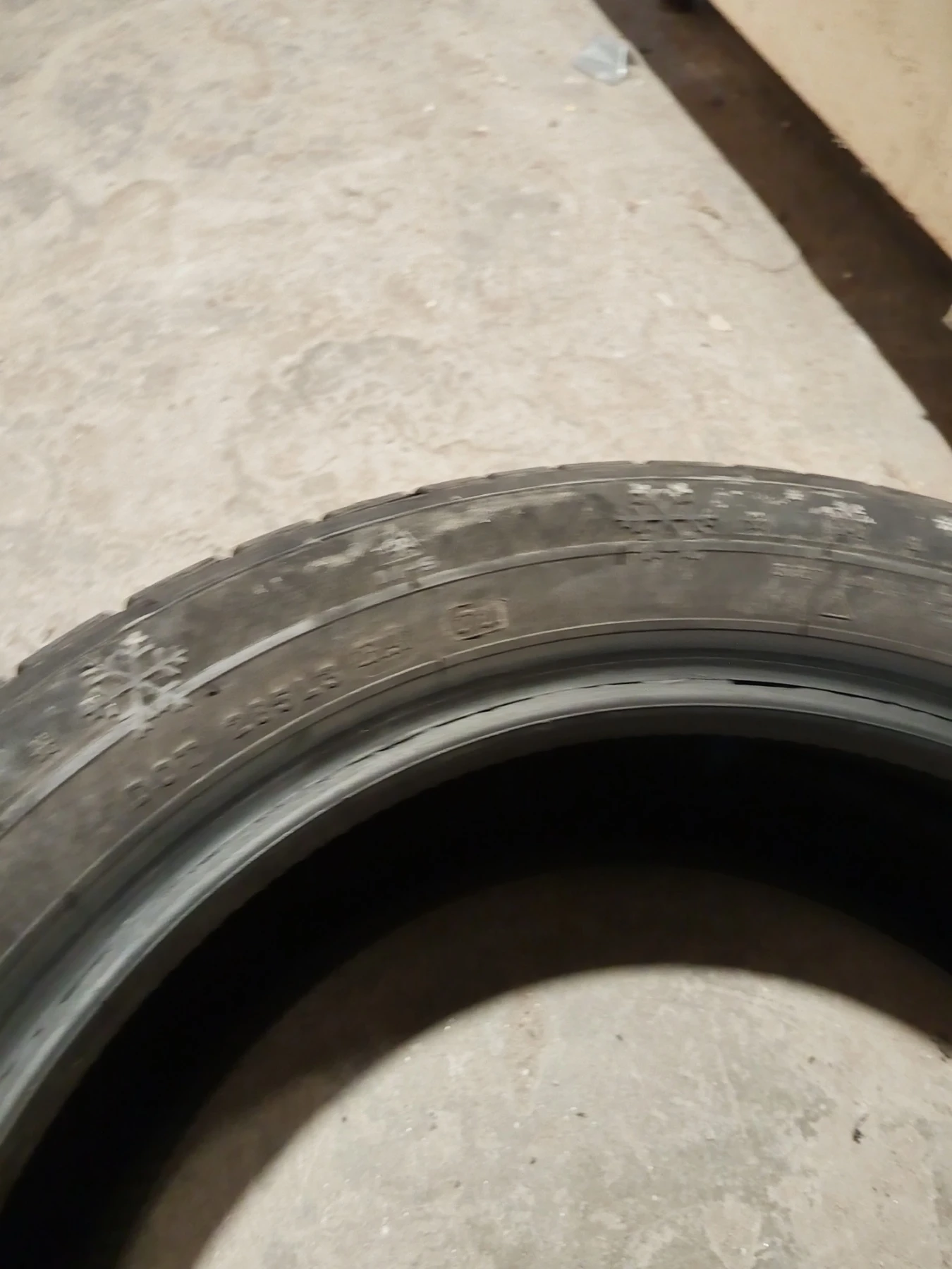 Гуми Зимни 195/55R16, снимка 3 - Гуми и джанти - 53813307