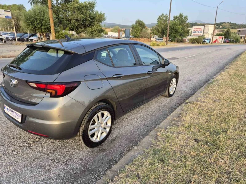 Opel Astra 1.6cdti, снимка 6 - Автомобили и джипове - 46470266