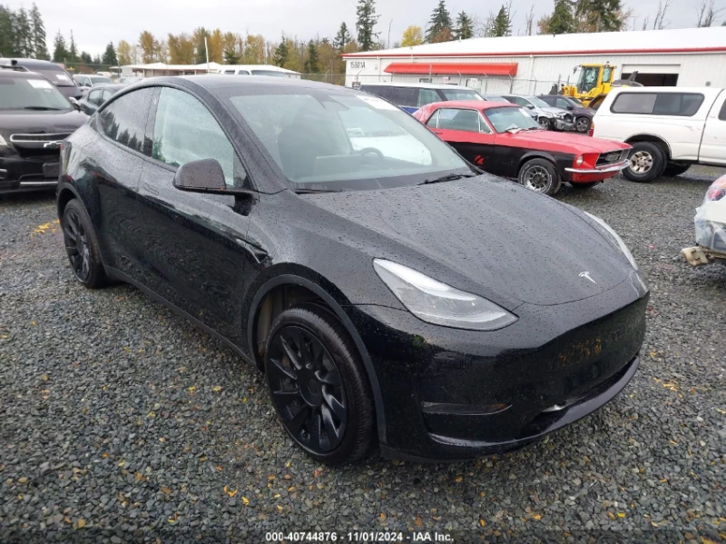 Tesla Model Y Long Range* Dual Motor* 4X4* На 21хил.km!* , снимка 2 - Автомобили и джипове - 47889701