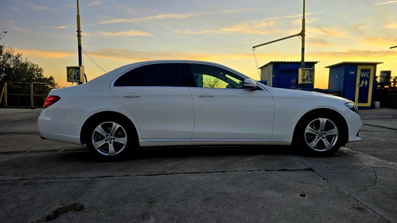 Mercedes-Benz E 200 4 MATIC, снимка 3 - Автомобили и джипове - 52227805