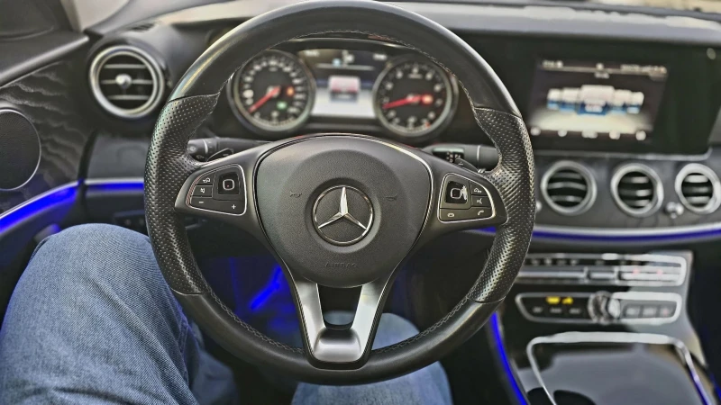 Mercedes-Benz E 200 4 MATIC, снимка 11 - Автомобили и джипове - 52227805