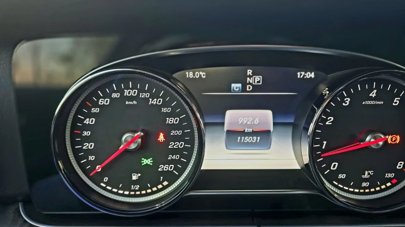 Mercedes-Benz E 200 4 MATIC, снимка 10 - Автомобили и джипове - 52227805