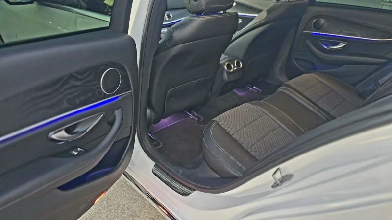 Mercedes-Benz E 200 4 MATIC, снимка 8 - Автомобили и джипове - 52227805