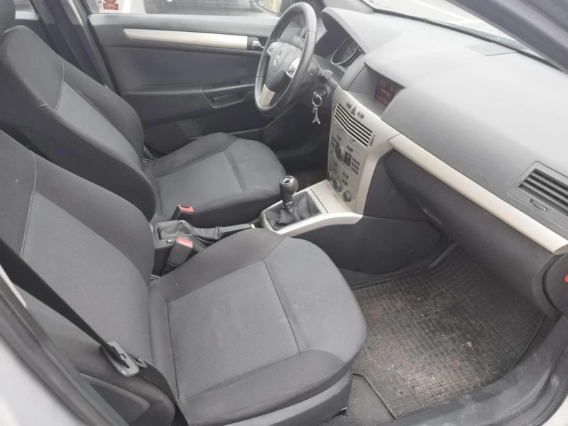 Opel Astra, снимка 7 - Автомобили и джипове - 52661729