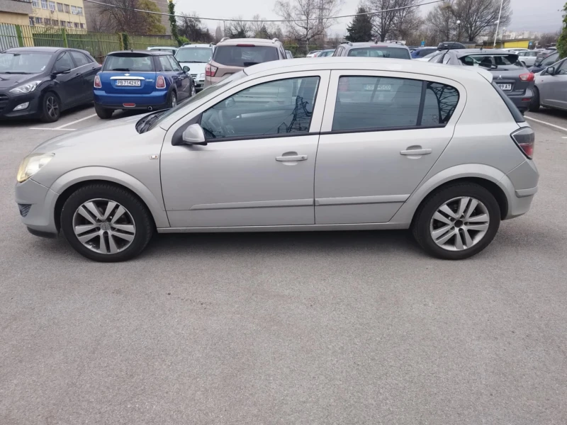 Opel Astra, снимка 5 - Автомобили и джипове - 52661729