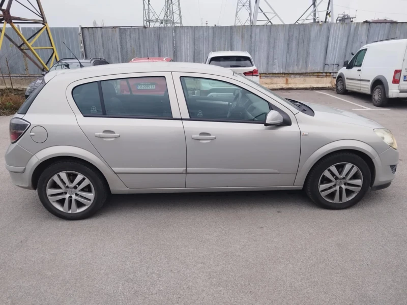 Opel Astra, снимка 6 - Автомобили и джипове - 52661729