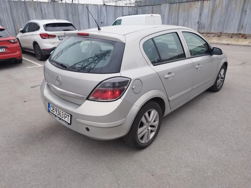 Opel Astra, снимка 3 - Автомобили и джипове - 52661729