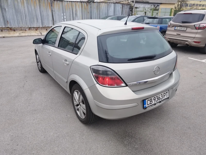 Opel Astra, снимка 4 - Автомобили и джипове - 52661729