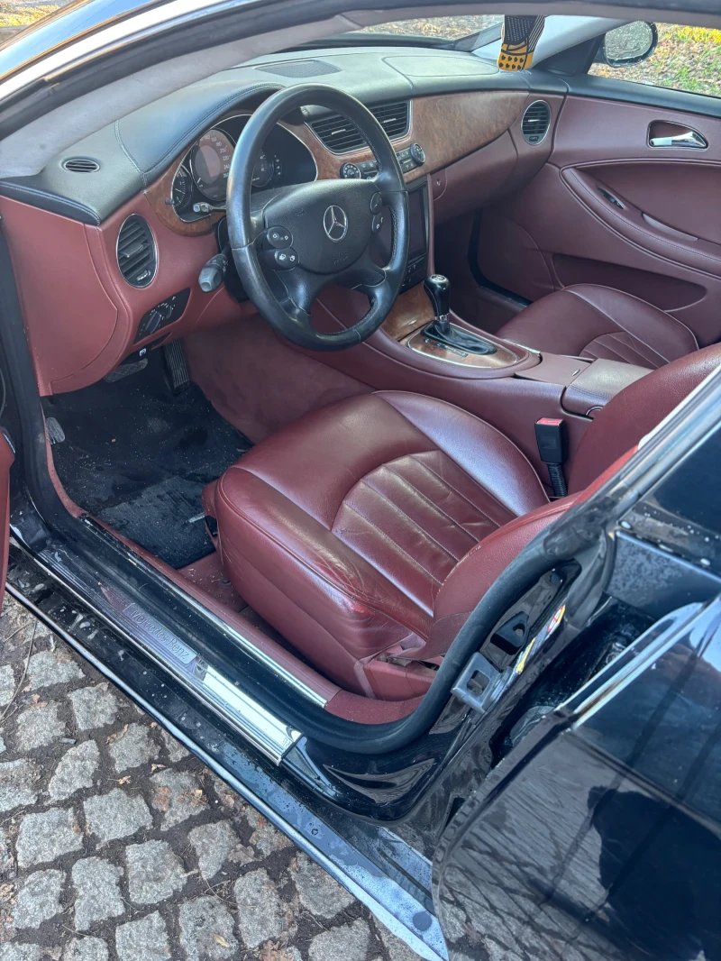 Mercedes-Benz CLS 320, снимка 7 - Автомобили и джипове - 52774735