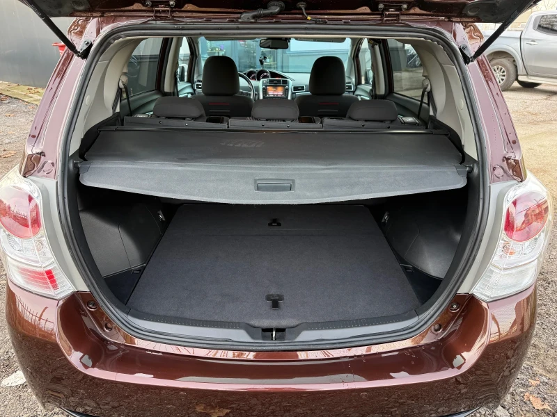 Toyota Verso 1.8/147 LPG, снимка 14 - Автомобили и джипове - 52887864