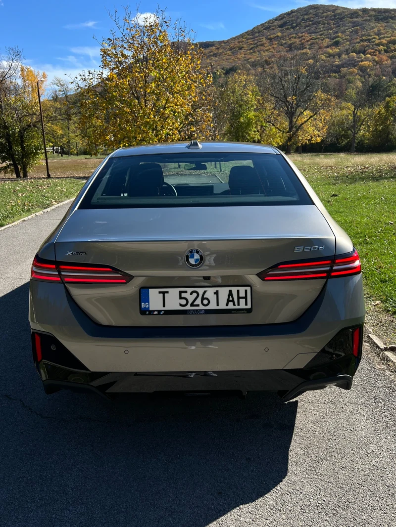 BMW 520 d x-Drive пълна гаранция до 02.2027г., снимка 9 - Автомобили и джипове - 53300449