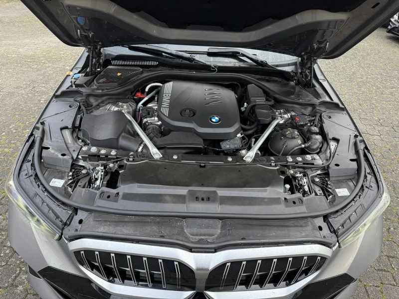BMW 520 d x-Drive пълна гаранция до 02.2027г., снимка 11 - Автомобили и джипове - 53300449