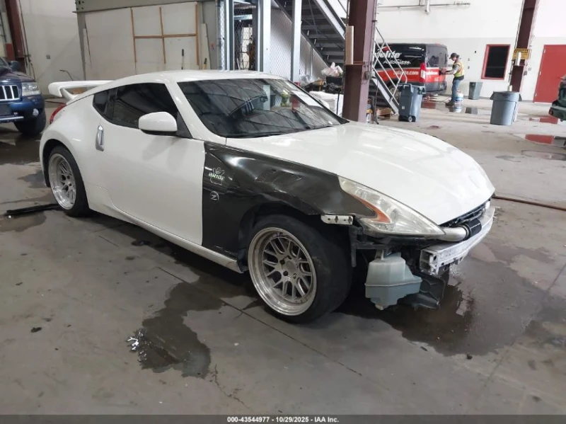 Nissan 370Z 3.7L V-6 DOHC, VVT, 332HP Rear Wheel Drive
