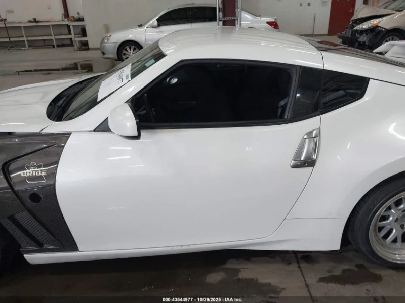 Nissan 370Z 3.7L V-6 DOHC, VVT, 332HP Rear Wheel Drive, снимка 7 - Автомобили и джипове - 53439065