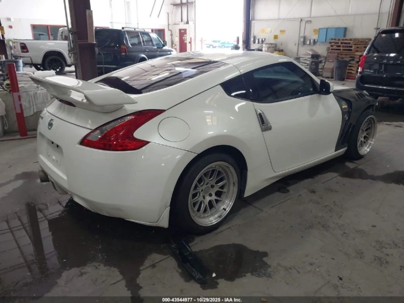Nissan 370Z 3.7L V-6 DOHC, VVT, 332HP Rear Wheel Drive, снимка 10 - Автомобили и джипове - 53439065