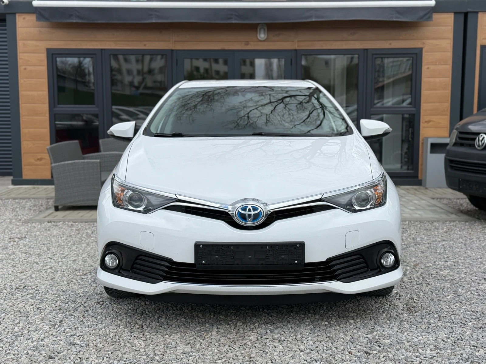 Toyota Auris 1.8/HYBRID/FACE/EURO6/НАВИ?/КАМЕРА/ПОДГРЕВ СЕДАЛКИ - изображение 2