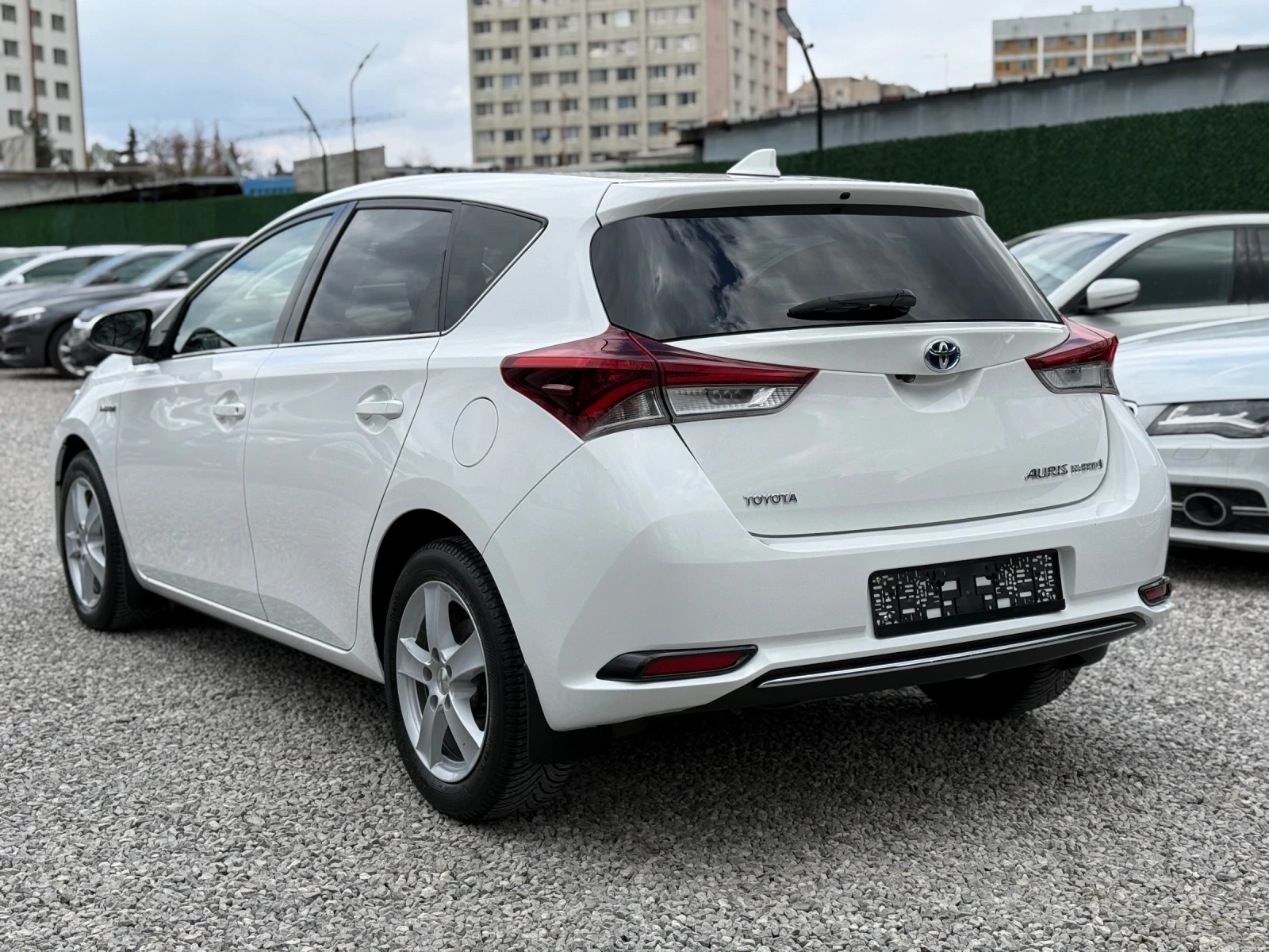 Toyota Auris 1.8/HYBRID/FACE/EURO6/НАВИ?/КАМЕРА/ПОДГРЕВ СЕДАЛКИ - изображение 5