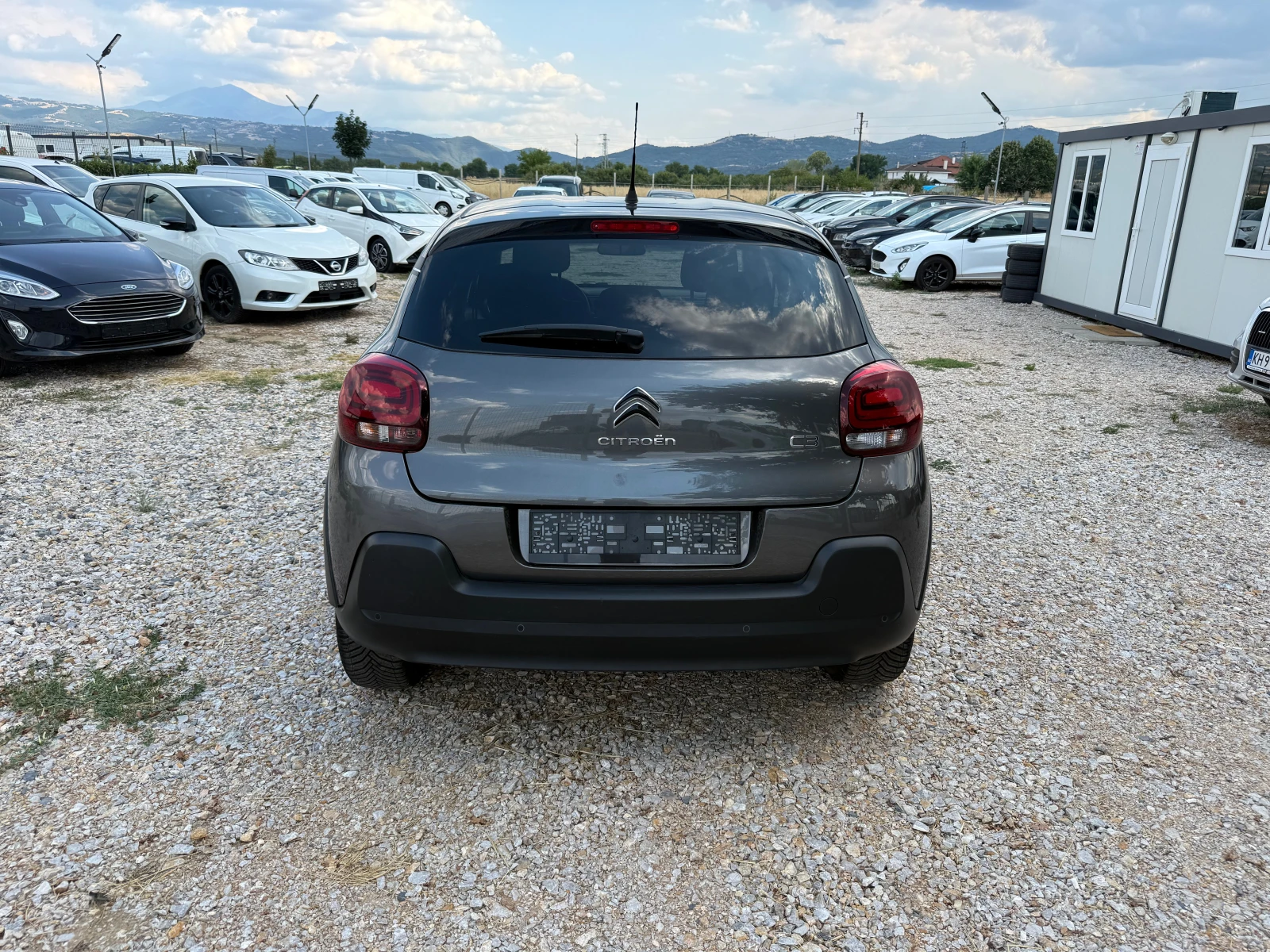 Citroen C3 1.2i/NAV/PDC/2Keys/Service book - изображение 3