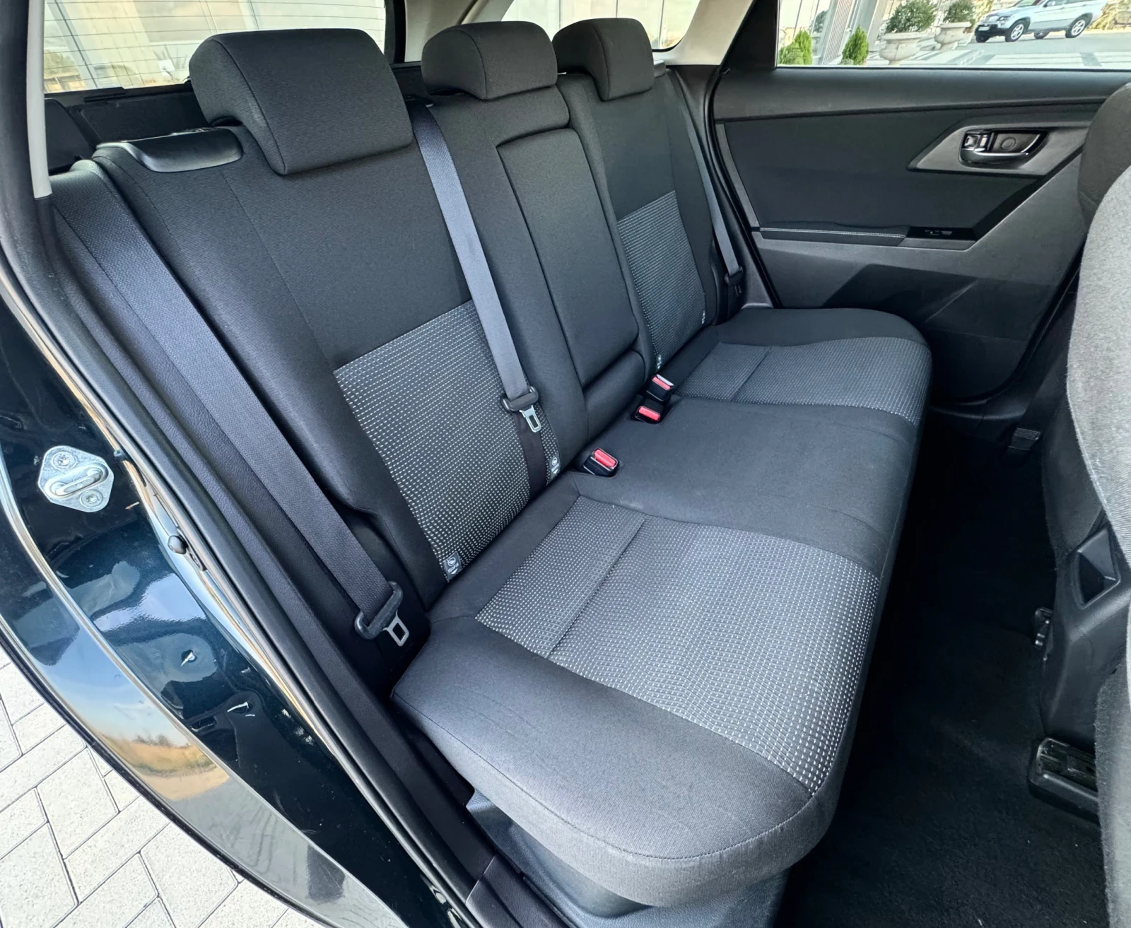 Toyota Auris 1.8 HYBRID / NAVI / CAMERA / LED / KEYLESS | Mobile.bg   11