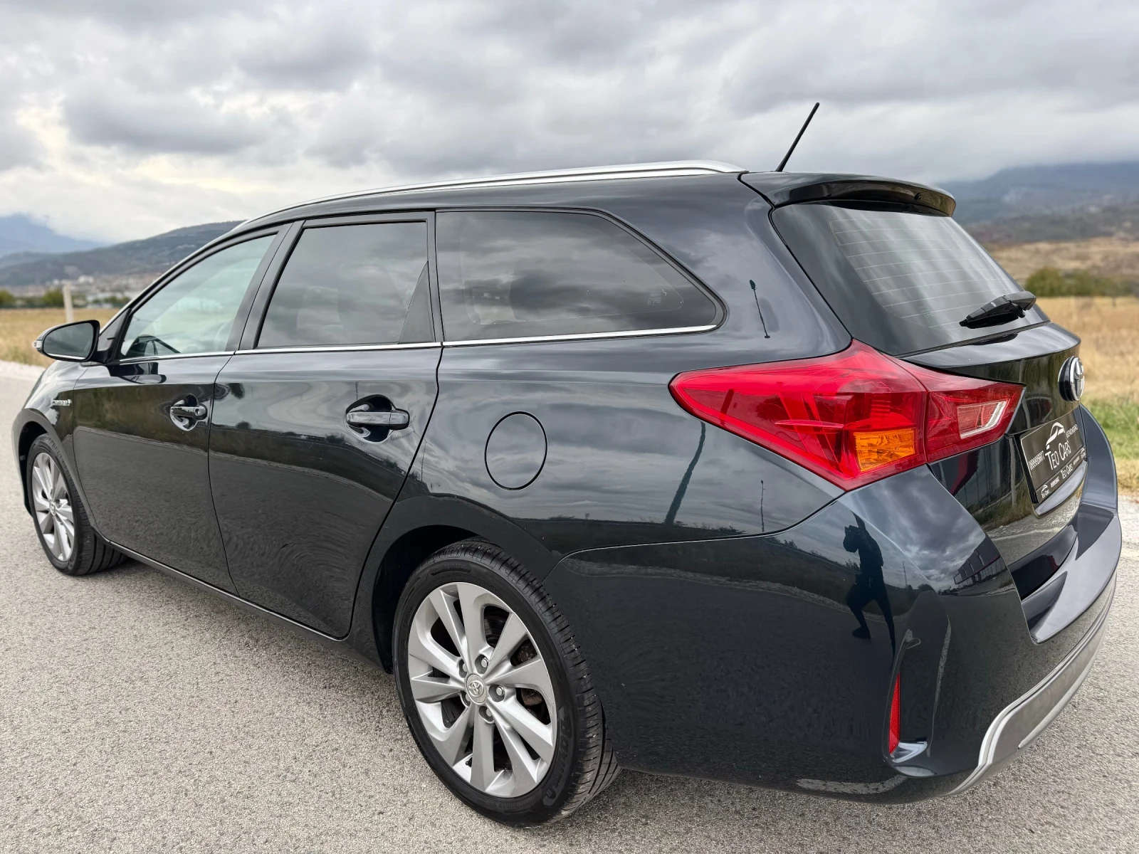 Toyota Auris 1.8 HYBRID / NAVI / CAMERA / LED / KEYLESS - изображение 6