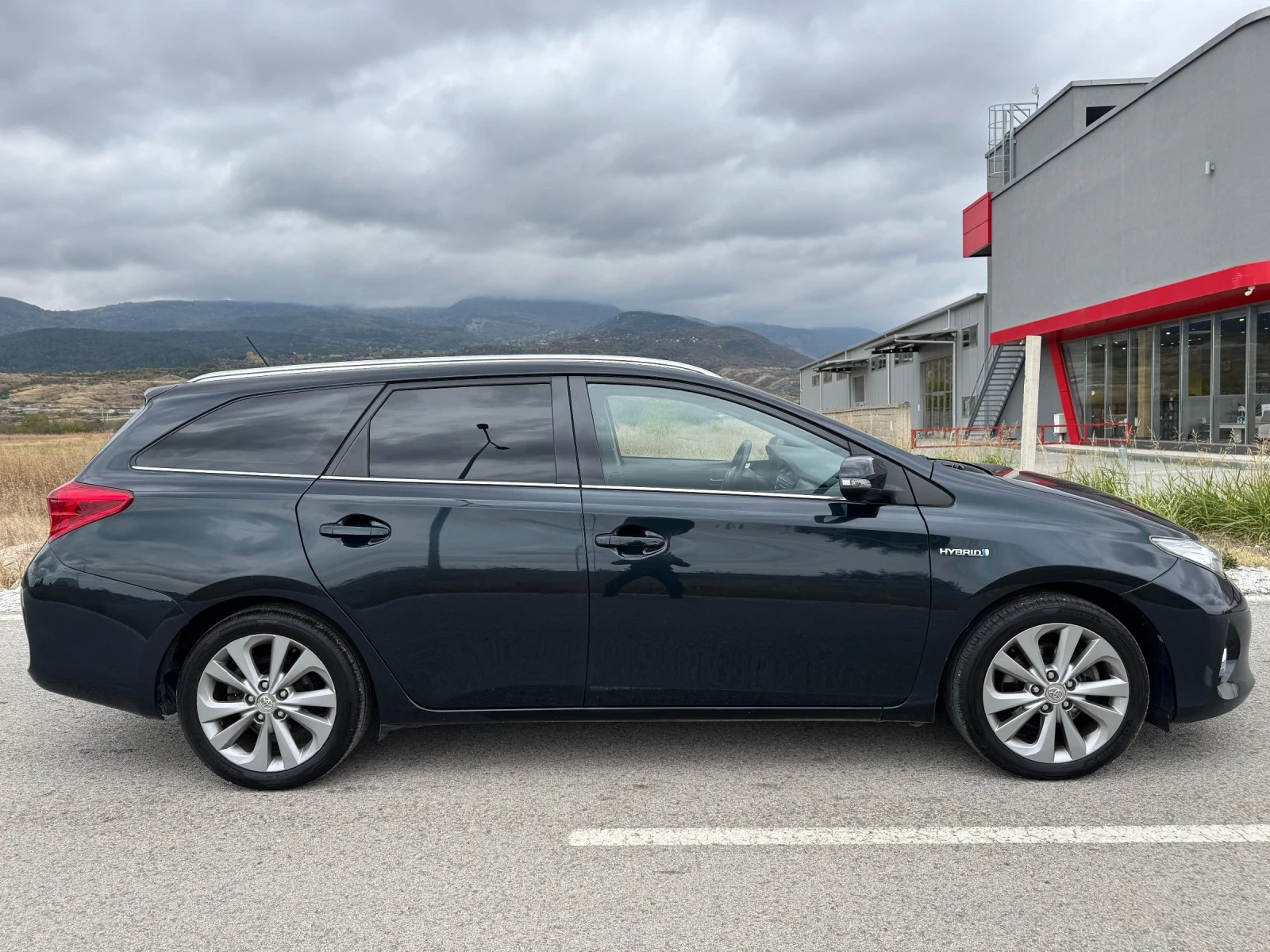 Toyota Auris 1.8 HYBRID / NAVI / CAMERA / LED / KEYLESS - изображение 5