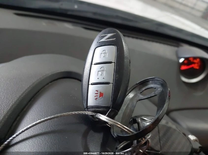 Nissan 370Z 3.7L V-6 DOHC, VVT, 332HP Rear Wheel Drive | Mobile.bg � ����������� 3