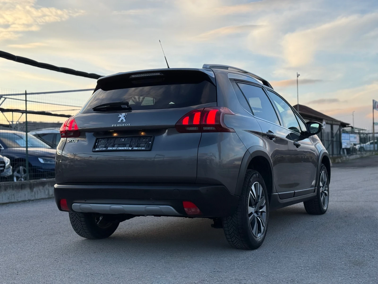 Peugeot 2008 1.2i-ALLURE-PREMIUM-ACTIVE CITY BRAKE-TOP-KAMERA - изображение 6