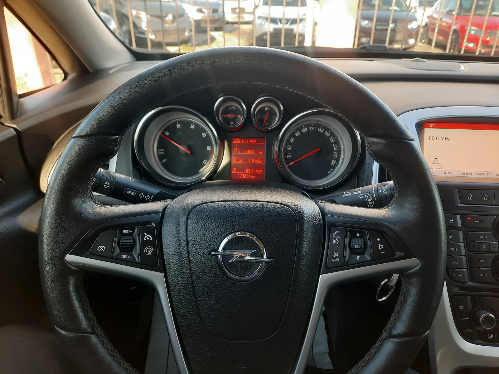 Opel Astra 1.6 CDTI, снимка 13 - Автомобили и джипове - 53805125