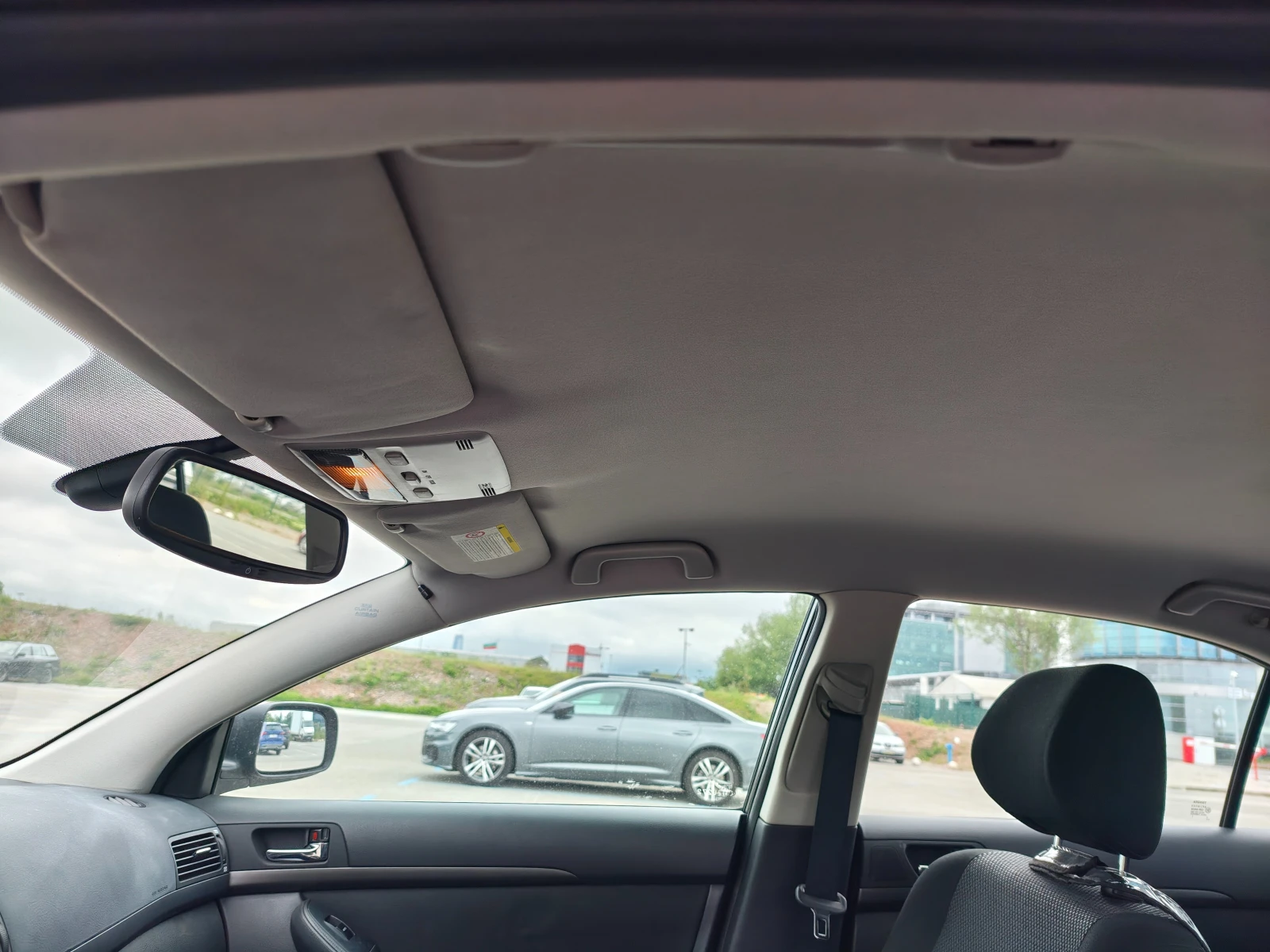 Toyota Avensis, снимка 12 - Автомобили и джипове - 54697558