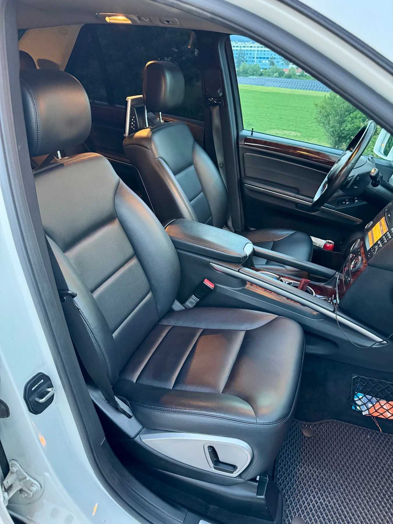 Mercedes-Benz ML 550, снимка 8 - Автомобили и джипове - 54732750