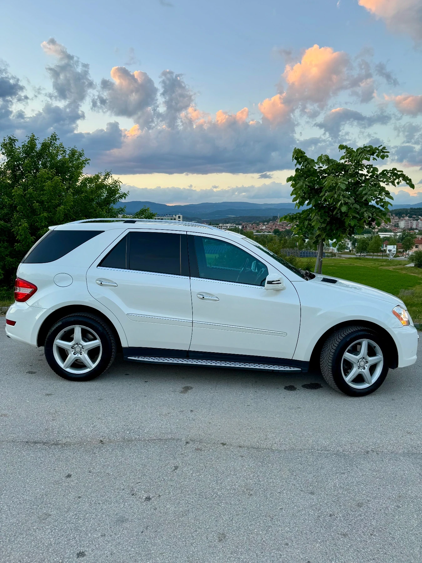 Mercedes-Benz ML 550, снимка 4 - Автомобили и джипове - 54732750
