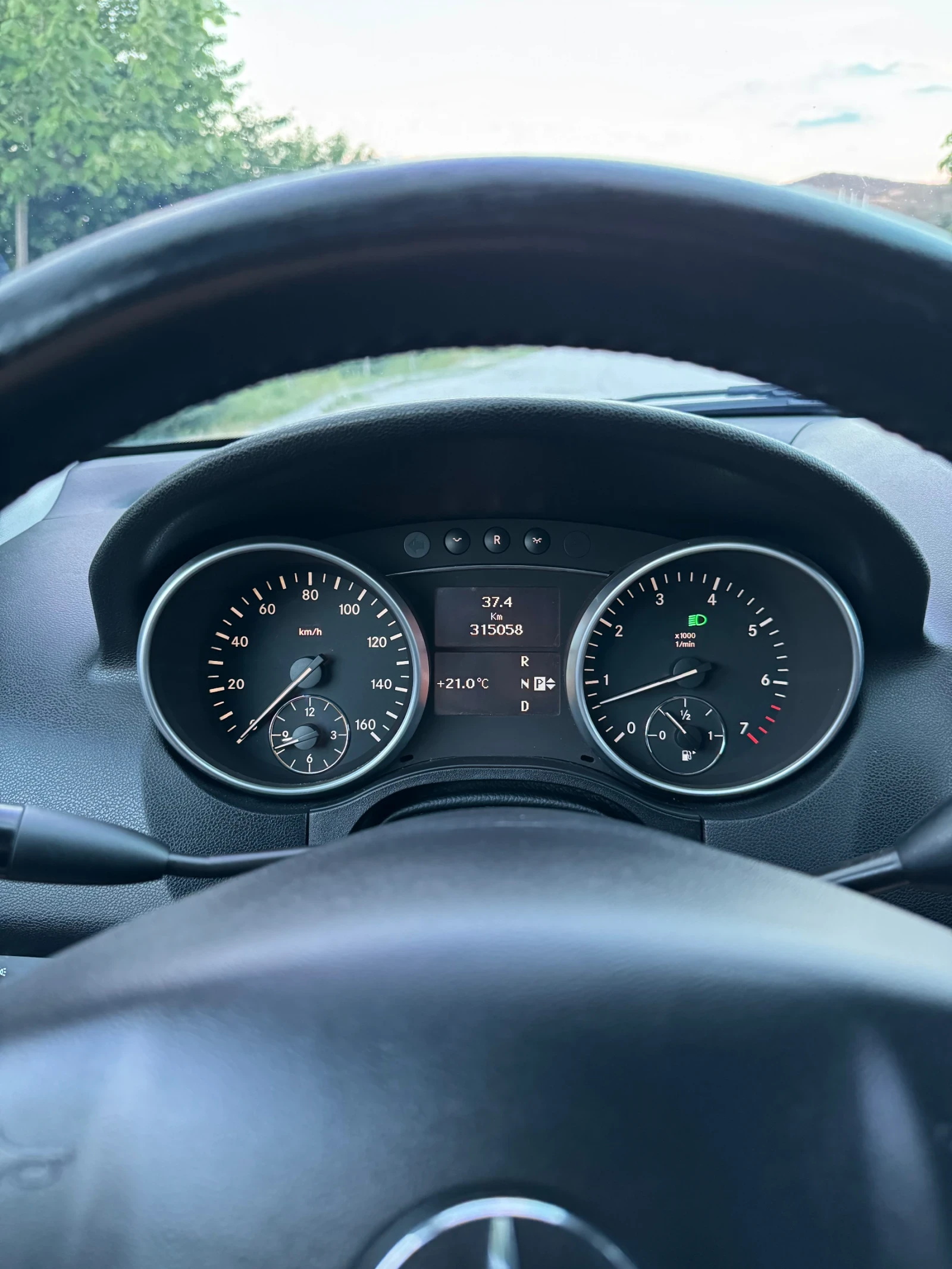 Mercedes-Benz ML 550, снимка 16 - Автомобили и джипове - 54732750