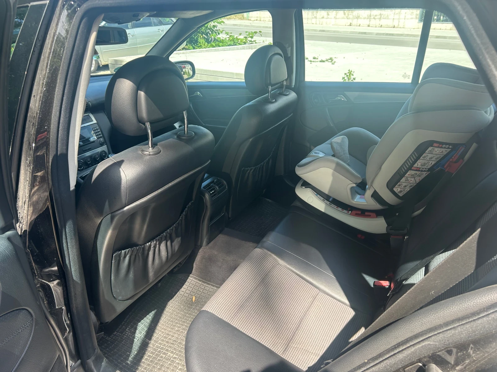 Mercedes-Benz C 180, снимка 5 - Автомобили и джипове - 54820156