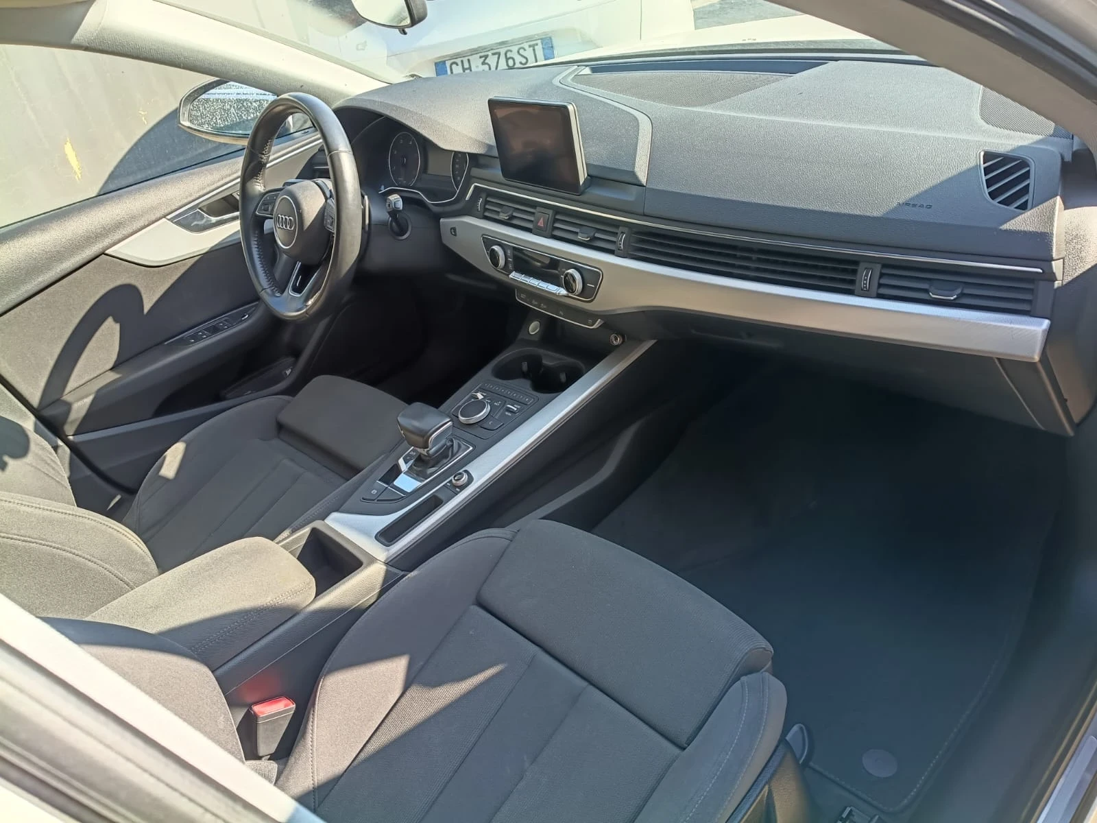 Audi A4 Avant 2.0 TDI S tronic S line edition, снимка 4 - Автомобили и джипове - 54966131