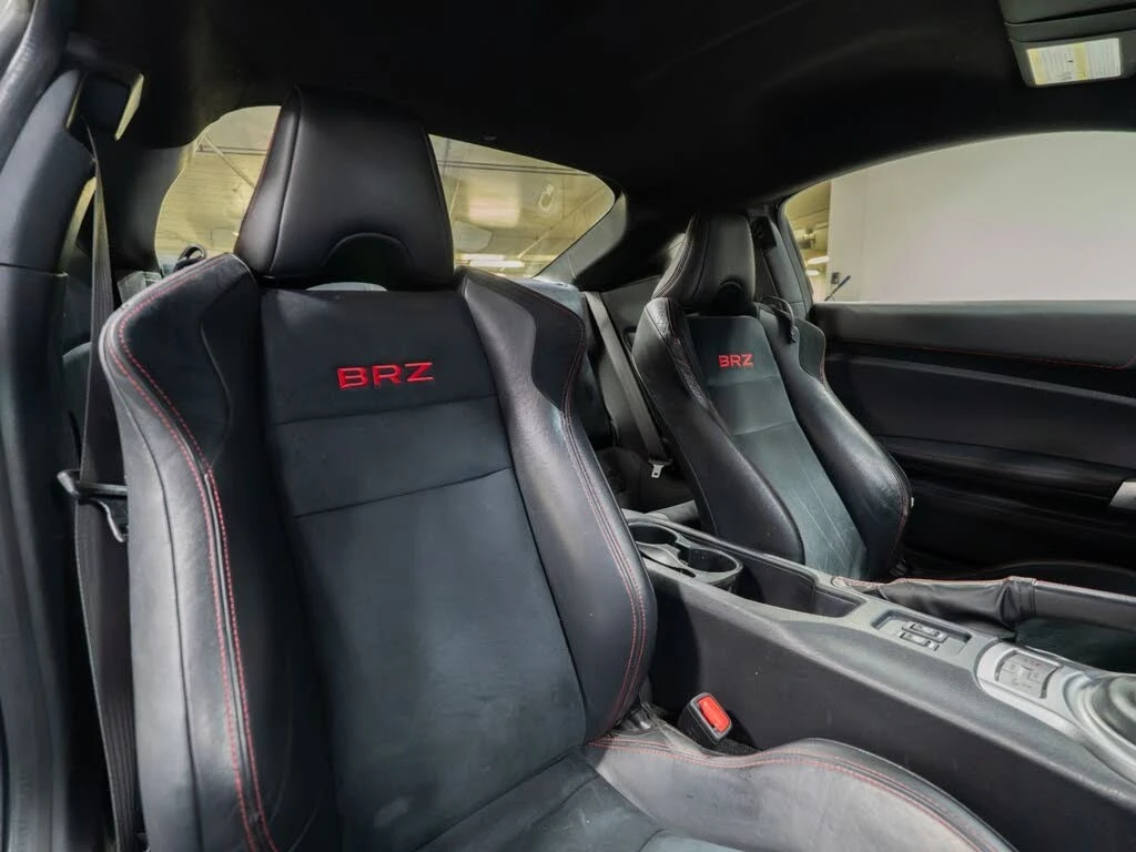 Subaru BRZ * ПАНО* KEYLESS* Camera* ПОДГРЕВ* , снимка 14 - Автомобили и джипове - 55431635