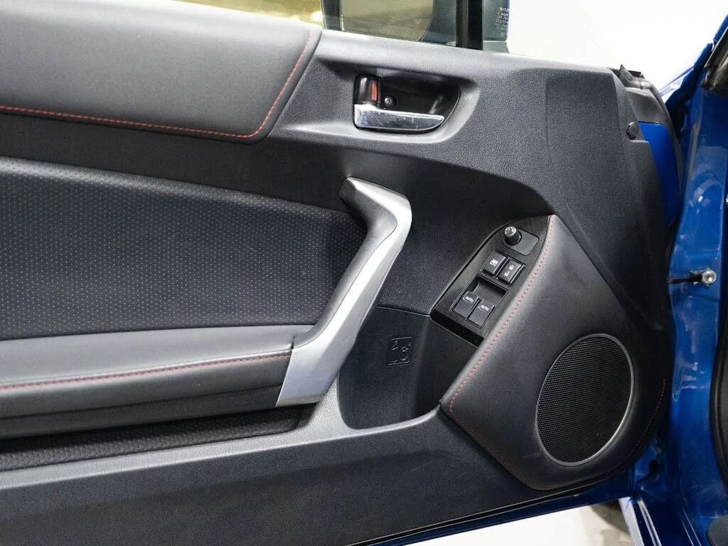 Subaru BRZ * ПАНО* KEYLESS* Camera* ПОДГРЕВ* , снимка 11 - Автомобили и джипове - 55431635
