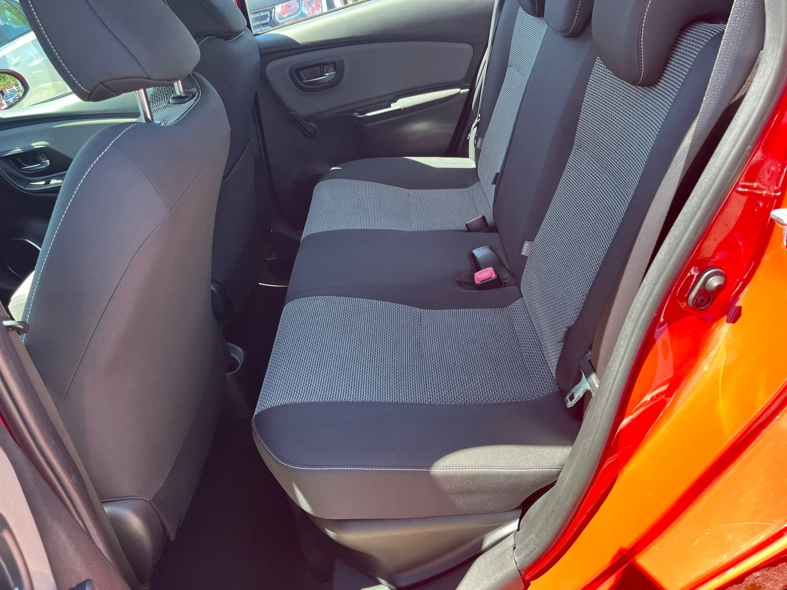 Toyota Yaris 1.5 hibrid 155h.km | Mobile.bg � ����������� 11