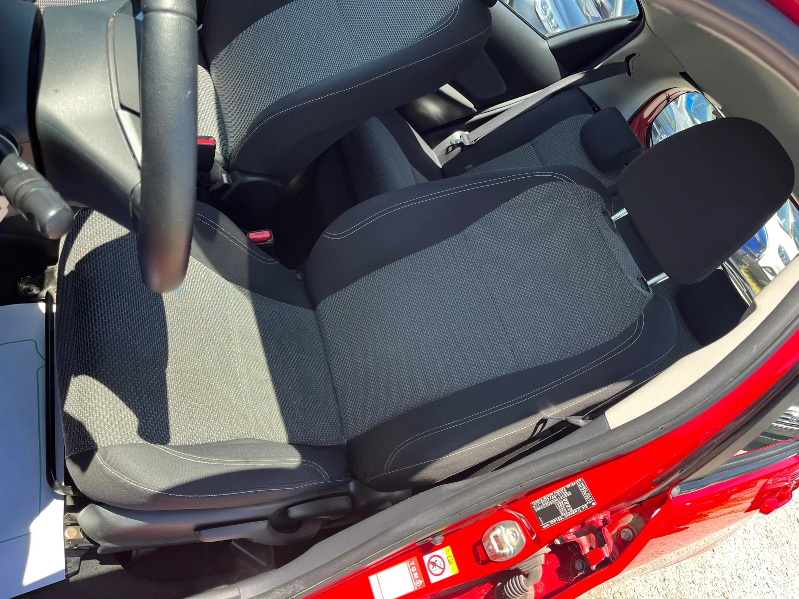 Toyota Yaris 1.5 hibrid 155h.km | Mobile.bg � ����������� 9