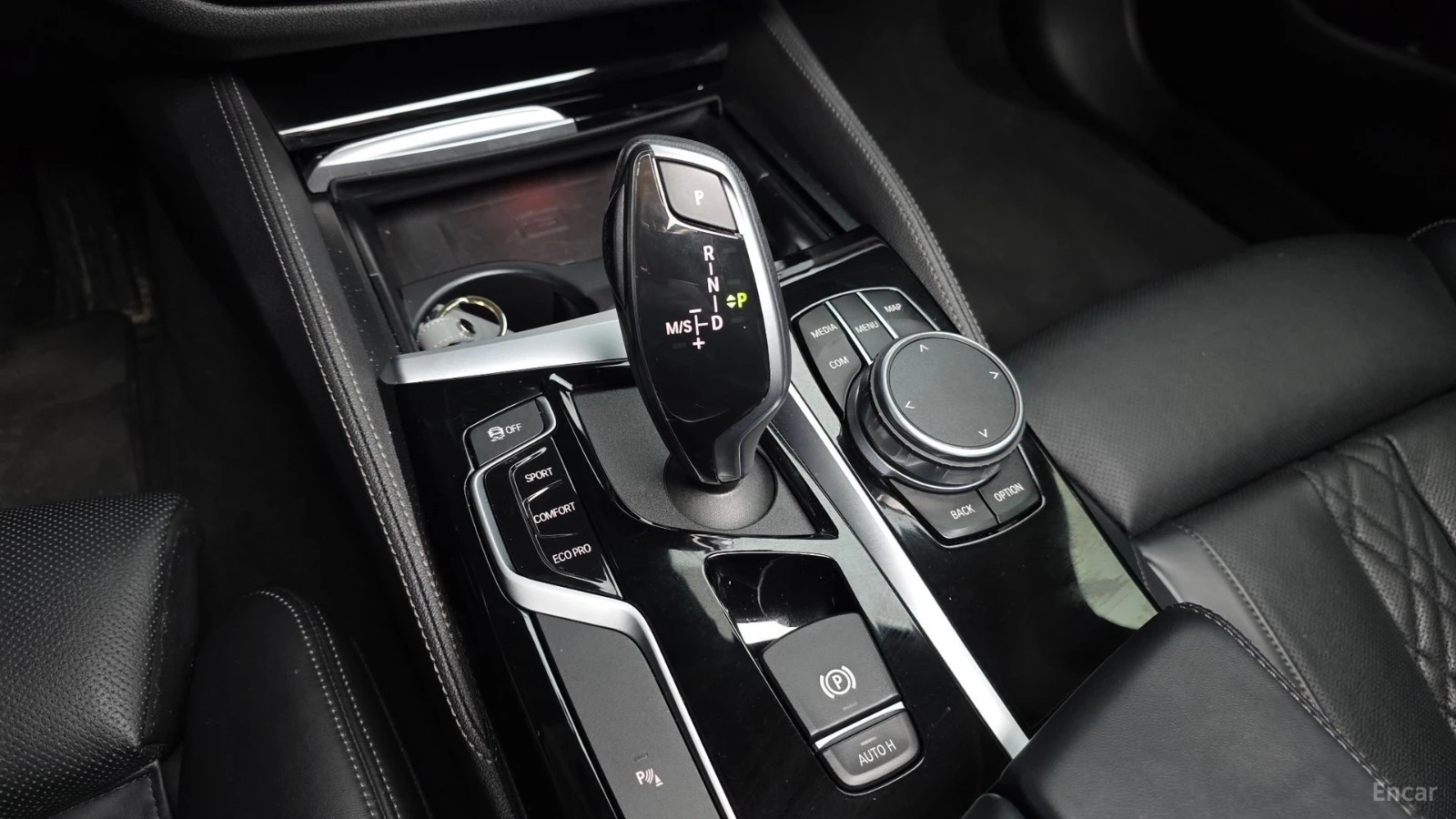 BMW 520 Luxury Plus* HUD* ПАНО* КОЖА* ОБДУХВ* НАВИ, снимка 7 - Автомобили и джипове - 55583901