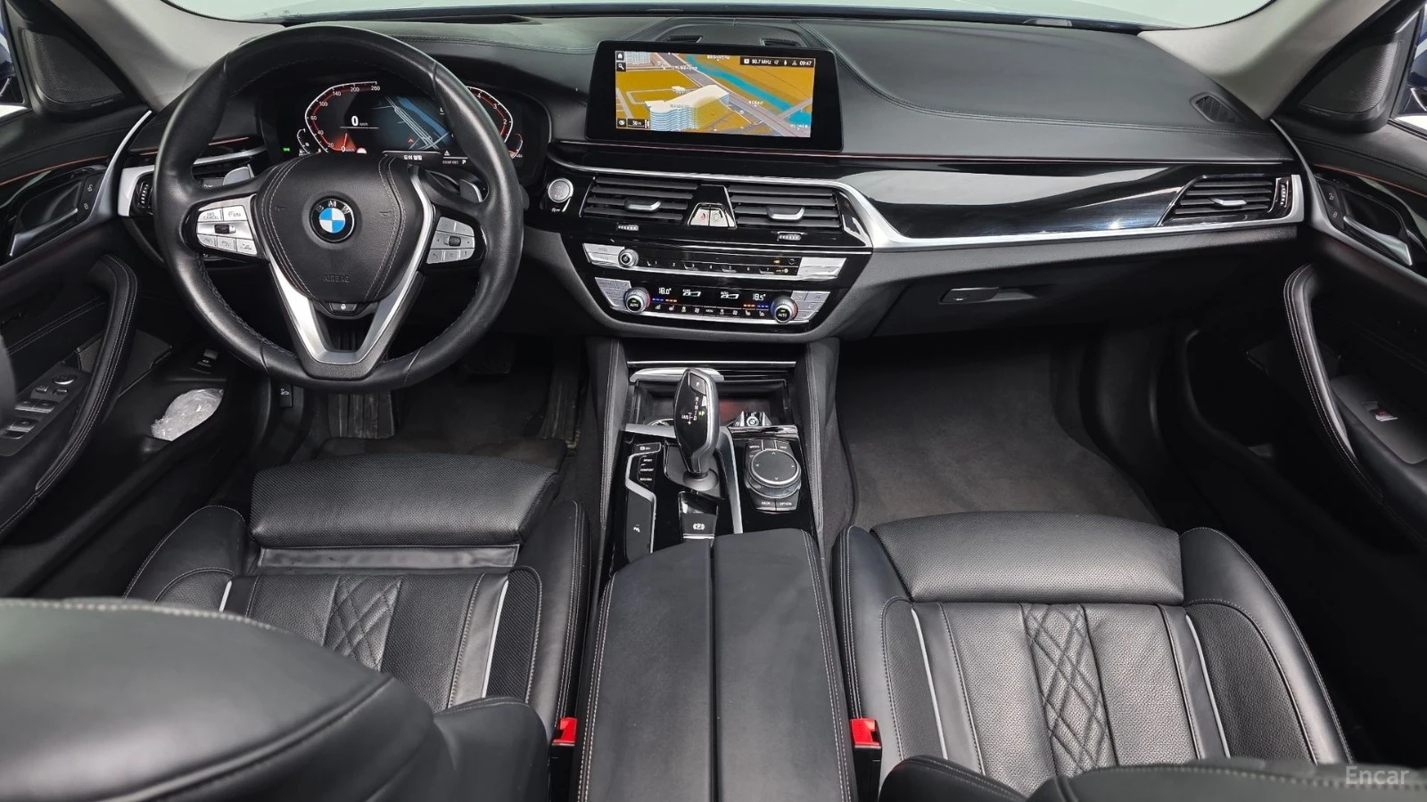 BMW 520 Luxury Plus* HUD* ПАНО* КОЖА* ОБДУХВ* НАВИ, снимка 5 - Автомобили и джипове - 55583901