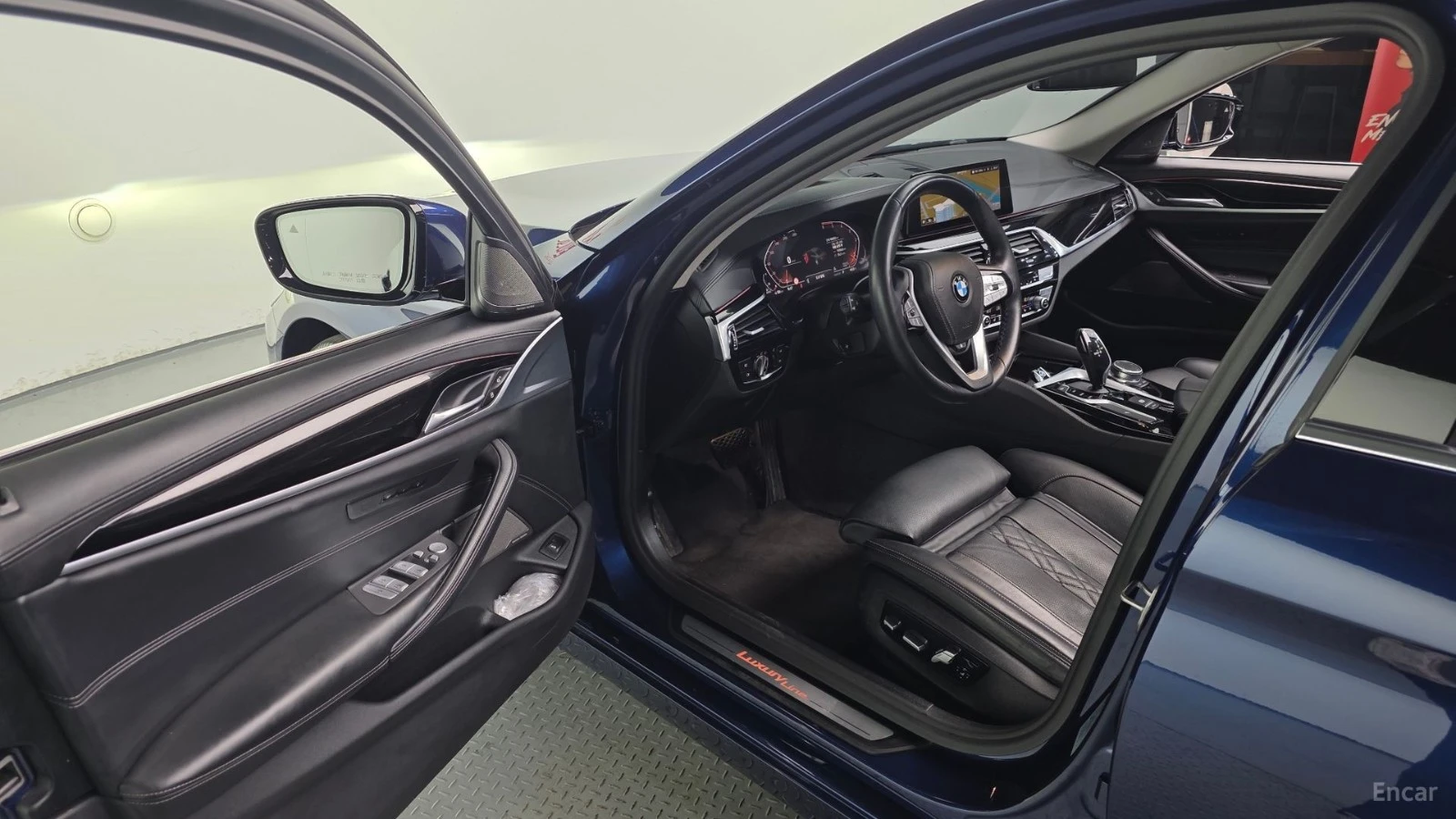 BMW 520 Luxury Plus* HUD* ПАНО* КОЖА* ОБДУХВ* НАВИ, снимка 9 - Автомобили и джипове - 55583901