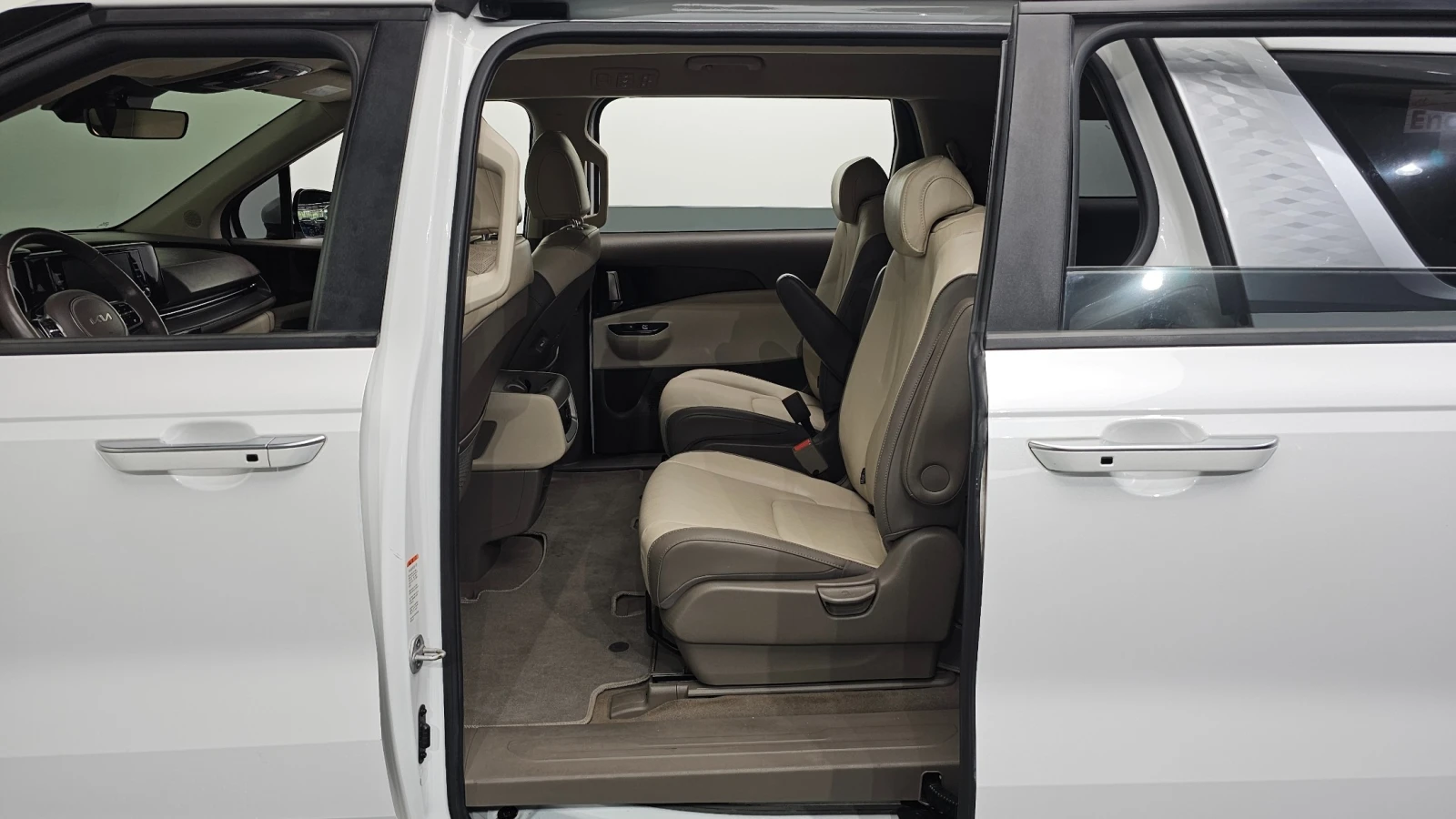 Kia Carnival PRESTIGE 2.2* ПОДГРЕВ ВОЛАН/СЕДАЛКИ* hellascars.bg, снимка 13 - Автомобили и джипове - 55597676