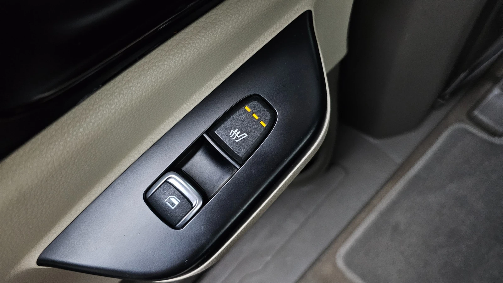 Kia Carnival PRESTIGE 2.2* ПОДГРЕВ ВОЛАН/СЕДАЛКИ* hellascars.bg, снимка 15 - Автомобили и джипове - 55597676