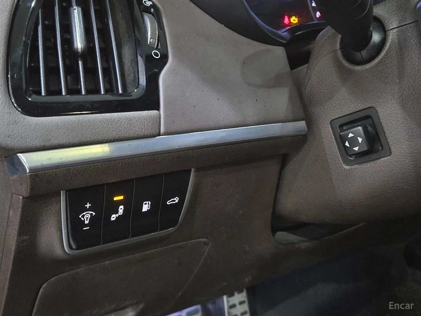 Kia Stinger * ПАНО* KEYLESS* Camera* ПОДГРЕВ* , снимка 13 - Автомобили и джипове - 55656556