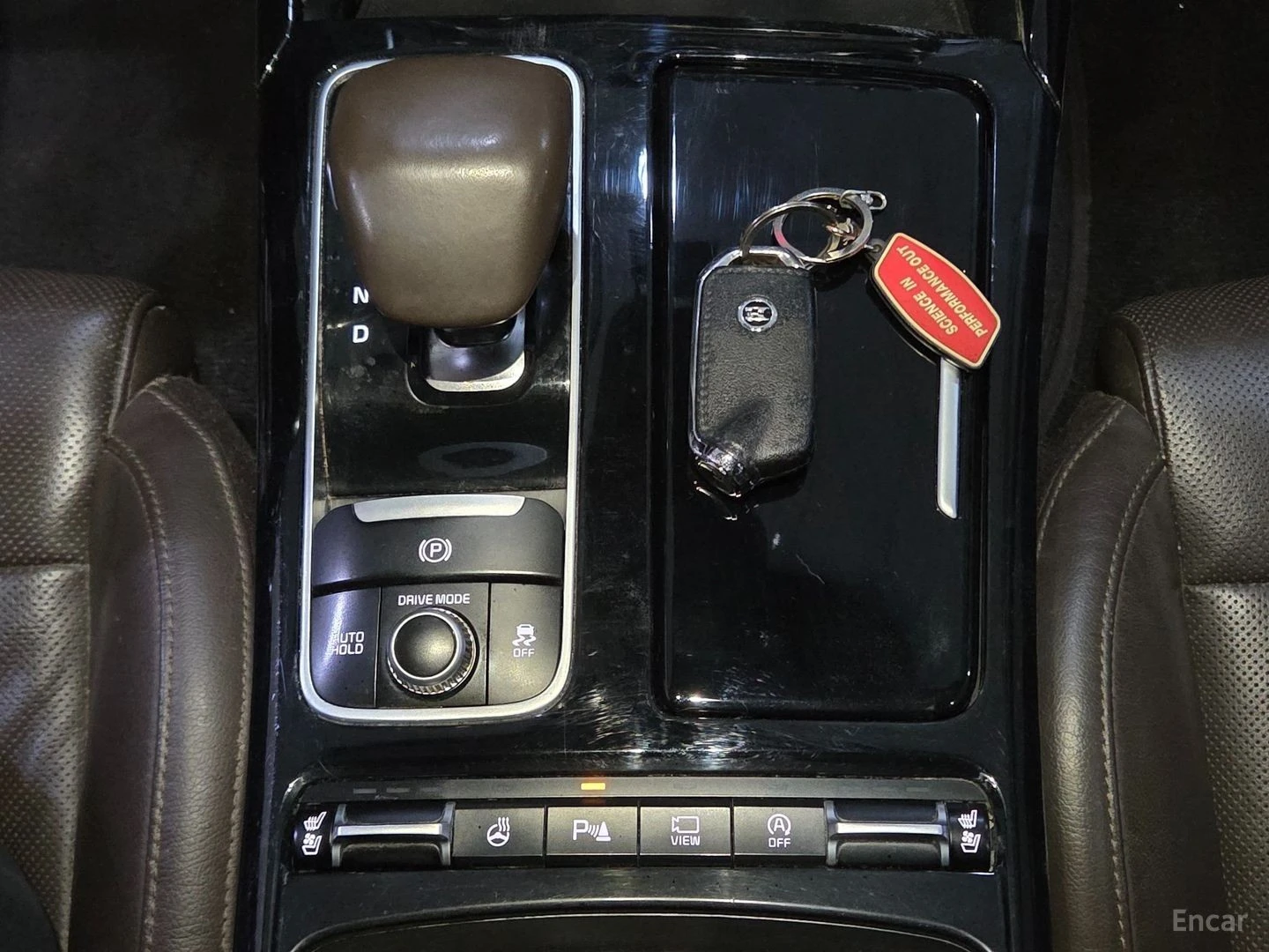 Kia Stinger * ПАНО* KEYLESS* Camera* ПОДГРЕВ* , снимка 12 - Автомобили и джипове - 55656556