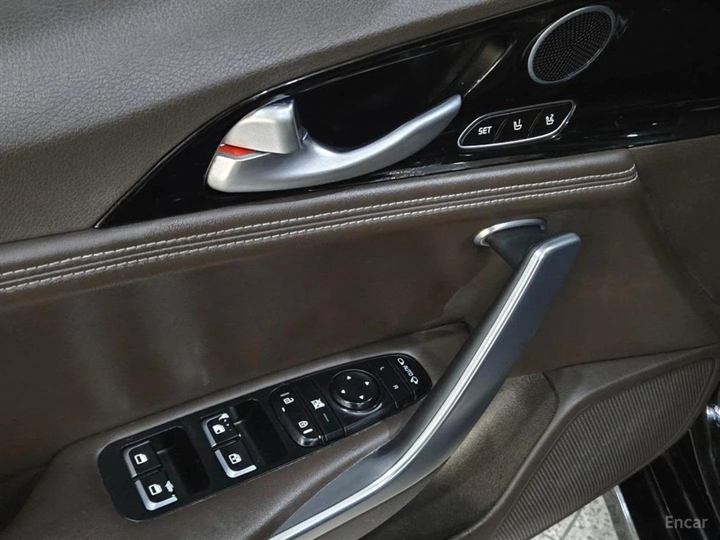 Kia Stinger * ПАНО* KEYLESS* Camera* ПОДГРЕВ* , снимка 14 - Автомобили и джипове - 55656556